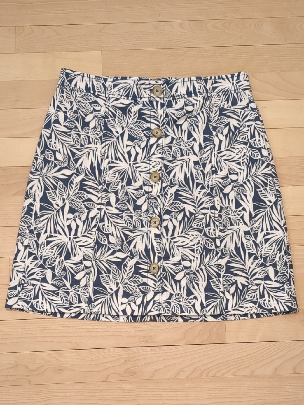 Loft Faux Button Front Leaf Print Lined A-line Mini Skirt Size 4
